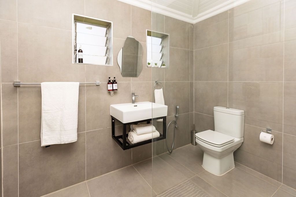 Large en-suite bathroom with a walk-in shower